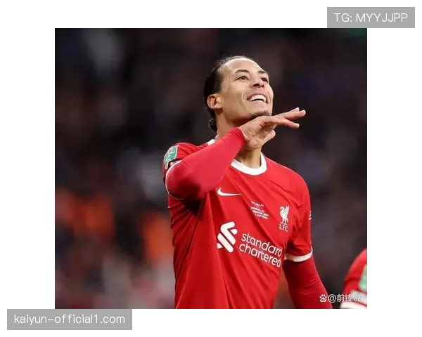 利物浦范迪克近期状态回升 但整体防线协防仍存问题 利物浦范迪克近期状态回升 但整体防线协防仍存问题